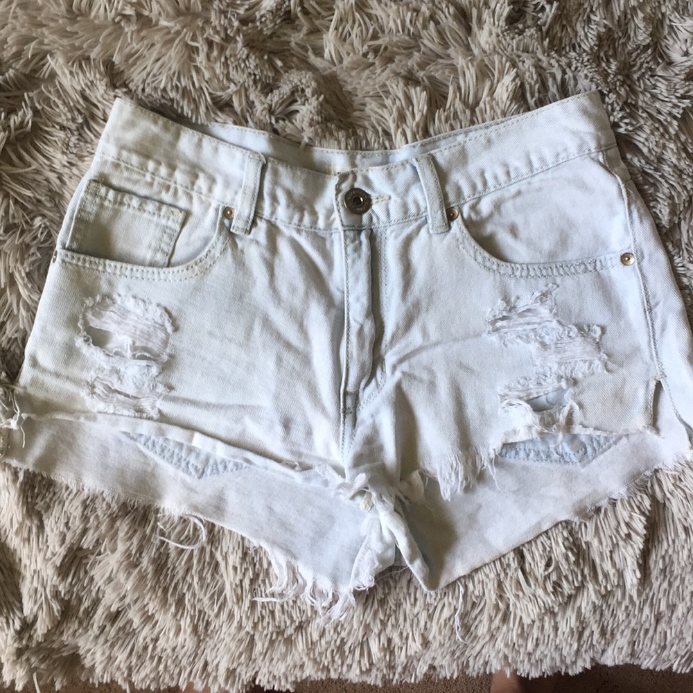 BULLHEAD slouchy light wash denim shorts